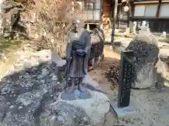 洞雲寺の像