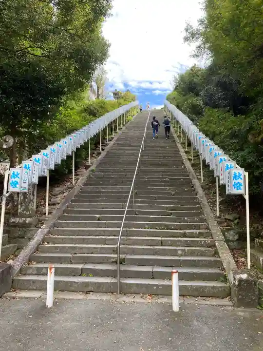 高良大社の{uncategorized: "未分類", other: "その他", undefined: "問題あり", building: "その他建物", grave: "お墓", sacred_gate: "鳥居", guardian: "狛犬", statue: "像", buddha: "仏像", history: "歴史", nature: "自然", garden: "庭園", animal: "動物", pagoda: "塔", temizu: "手水舎", mountain_gate: "山門・神門", sanctuary: "本殿・本堂", subordinate: "末社・摂社", art: "芸術", scenery: "景色", jizo: "地蔵", ema: "絵馬", goshuin: "御朱印", omikuji: "おみくじ", items: "授与品その他", amulet: "お守り", goshuincho: "御朱印帳", eats: "食事", festival: "お祭り", votive_dance: "神楽", shichigosan: "七五三参", wedding: "結婚式", experience: "体験その他", initially: "初詣", around: "周辺", anti_infection: "感染症対策"}