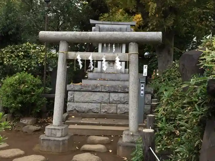 鳩森八幡神社の鳥居