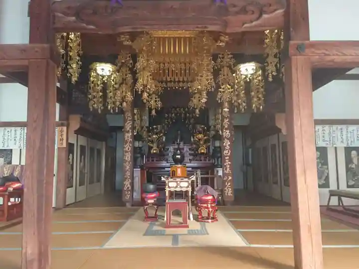 西来寺の本殿・本堂