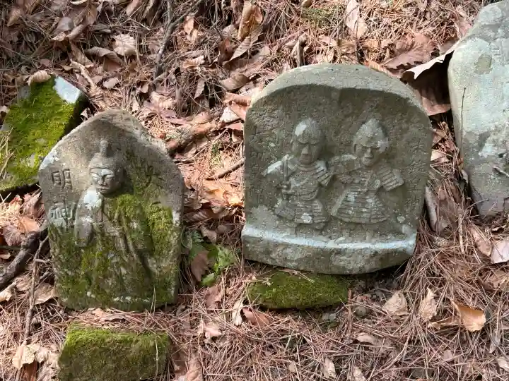 修那羅山安宮神社の{uncategorized: "未分類", other: "その他", undefined: "問題あり", building: "その他建物", grave: "お墓", sacred_gate: "鳥居", guardian: "狛犬", statue: "像", buddha: "仏像", history: "歴史", nature: "自然", garden: "庭園", animal: "動物", pagoda: "塔", temizu: "手水舎", mountain_gate: "山門・神門", sanctuary: "本殿・本堂", subordinate: "末社・摂社", art: "芸術", scenery: "景色", jizo: "地蔵", ema: "絵馬", goshuin: "御朱印", omikuji: "おみくじ", items: "授与品その他", amulet: "お守り", goshuincho: "御朱印帳", eats: "食事", festival: "お祭り", votive_dance: "神楽", shichigosan: "七五三参", wedding: "結婚式", experience: "体験その他", initially: "初詣", around: "周辺", anti_infection: "感染症対策"}