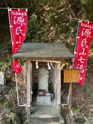 弥勒堂の{uncategorized: "未分類", other: "その他", undefined: "問題あり", building: "その他建物", grave: "お墓", sacred_gate: "鳥居", guardian: "狛犬", statue: "像", buddha: "仏像", history: "歴史", nature: "自然", garden: "庭園", animal: "動物", pagoda: "塔", temizu: "手水舎", mountain_gate: "山門・神門", sanctuary: "本殿・本堂", subordinate: "末社・摂社", art: "芸術", scenery: "景色", jizo: "地蔵", ema: "絵馬", goshuin: "御朱印", omikuji: "おみくじ", items: "授与品その他", amulet: "お守り", goshuincho: "御朱印帳", eats: "食事", festival: "お祭り", votive_dance: "神楽", shichigosan: "七五三参", wedding: "結婚式", experience: "体験その他", initially: "初詣", around: "周辺", anti_infection: "感染症対策"}