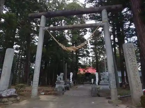 宇奈己呂和気神社の鳥居