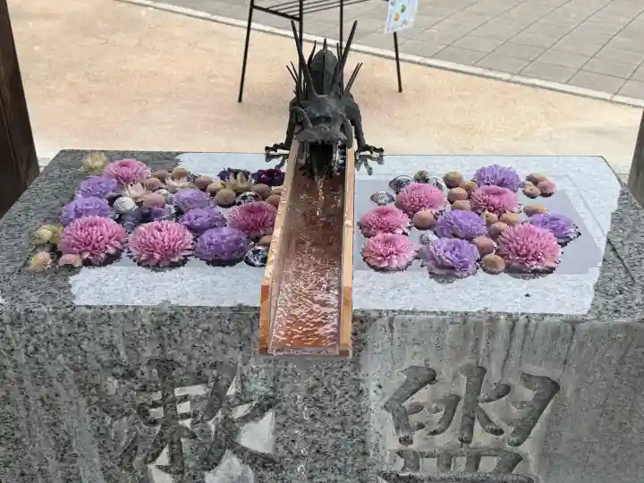川越八幡宮の{uncategorized: "未分類", other: "その他", undefined: "問題あり", building: "その他建物", grave: "お墓", sacred_gate: "鳥居", guardian: "狛犬", statue: "像", buddha: "仏像", history: "歴史", nature: "自然", garden: "庭園", animal: "動物", pagoda: "塔", temizu: "手水舎", mountain_gate: "山門・神門", sanctuary: "本殿・本堂", subordinate: "末社・摂社", art: "芸術", scenery: "景色", jizo: "地蔵", ema: "絵馬", goshuin: "御朱印", omikuji: "おみくじ", items: "授与品その他", amulet: "お守り", goshuincho: "御朱印帳", eats: "食事", festival: "お祭り", votive_dance: "神楽", shichigosan: "七五三参", wedding: "結婚式", experience: "体験その他", initially: "初詣", around: "周辺", anti_infection: "感染症対策"}