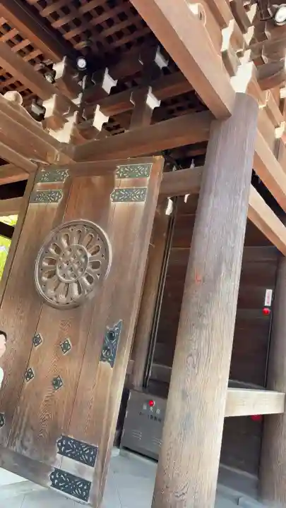 明治神宮の{uncategorized: "未分類", other: "その他", undefined: "問題あり", building: "その他建物", grave: "お墓", sacred_gate: "鳥居", guardian: "狛犬", statue: "像", buddha: "仏像", history: "歴史", nature: "自然", garden: "庭園", animal: "動物", pagoda: "塔", temizu: "手水舎", mountain_gate: "山門・神門", sanctuary: "本殿・本堂", subordinate: "末社・摂社", art: "芸術", scenery: "景色", jizo: "地蔵", ema: "絵馬", goshuin: "御朱印", omikuji: "おみくじ", items: "授与品その他", amulet: "お守り", goshuincho: "御朱印帳", eats: "食事", festival: "お祭り", votive_dance: "神楽", shichigosan: "七五三参", wedding: "結婚式", experience: "体験その他", initially: "初詣", around: "周辺", anti_infection: "感染症対策"}