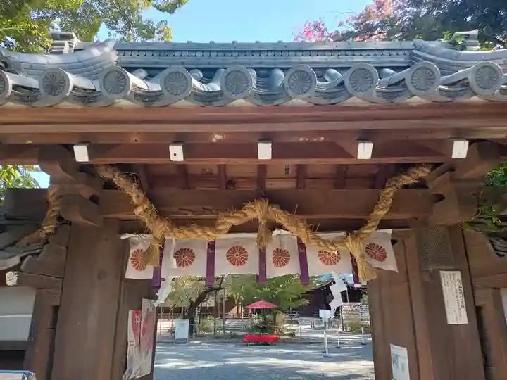 水無瀬神宮の山門・神門