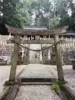 諏訪神社の鳥居