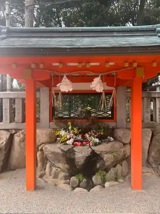 生田神社の{uncategorized: "未分類", other: "その他", undefined: "問題あり", building: "その他建物", grave: "お墓", sacred_gate: "鳥居", guardian: "狛犬", statue: "像", buddha: "仏像", history: "歴史", nature: "自然", garden: "庭園", animal: "動物", pagoda: "塔", temizu: "手水舎", mountain_gate: "山門・神門", sanctuary: "本殿・本堂", subordinate: "末社・摂社", art: "芸術", scenery: "景色", jizo: "地蔵", ema: "絵馬", goshuin: "御朱印", omikuji: "おみくじ", items: "授与品その他", amulet: "お守り", goshuincho: "御朱印帳", eats: "食事", festival: "お祭り", votive_dance: "神楽", shichigosan: "七五三参", wedding: "結婚式", experience: "体験その他", initially: "初詣", around: "周辺", anti_infection: "感染症対策"}