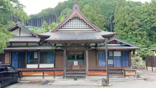 仏成寺の本殿