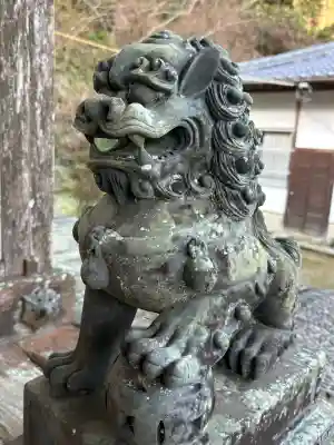 小蔵寺　白糸滝観音の{uncategorized: "未分類", other: "その他", undefined: "問題あり", building: "その他建物", grave: "お墓", sacred_gate: "鳥居", guardian: "狛犬", statue: "像", buddha: "仏像", history: "歴史", nature: "自然", garden: "庭園", animal: "動物", pagoda: "塔", temizu: "手水舎", mountain_gate: "山門・神門", sanctuary: "本殿・本堂", subordinate: "末社・摂社", art: "芸術", scenery: "景色", jizo: "地蔵", ema: "絵馬", goshuin: "御朱印", omikuji: "おみくじ", items: "授与品その他", amulet: "お守り", goshuincho: "御朱印帳", eats: "食事", festival: "お祭り", votive_dance: "神楽", shichigosan: "七五三参", wedding: "結婚式", experience: "体験その他", initially: "初詣", around: "周辺", anti_infection: "感染症対策"}