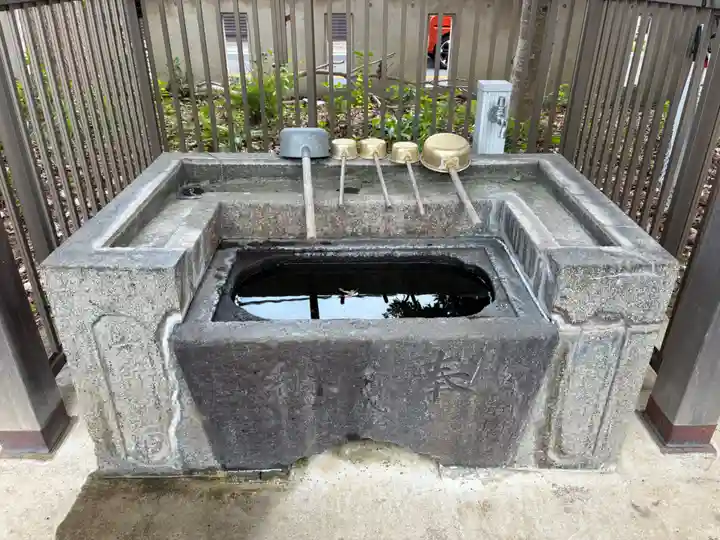 下総府中六所神社の手水舎