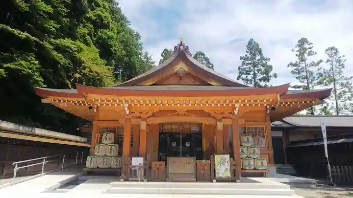 高麗神社の本殿・本堂