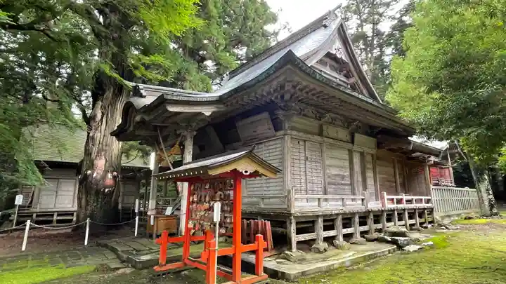 上沼八幡神社の本殿・本堂