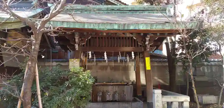 小野照崎神社の手水舎