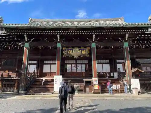 清凉寺の本殿・本堂