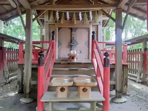 白郷稲荷神社の末社・摂社