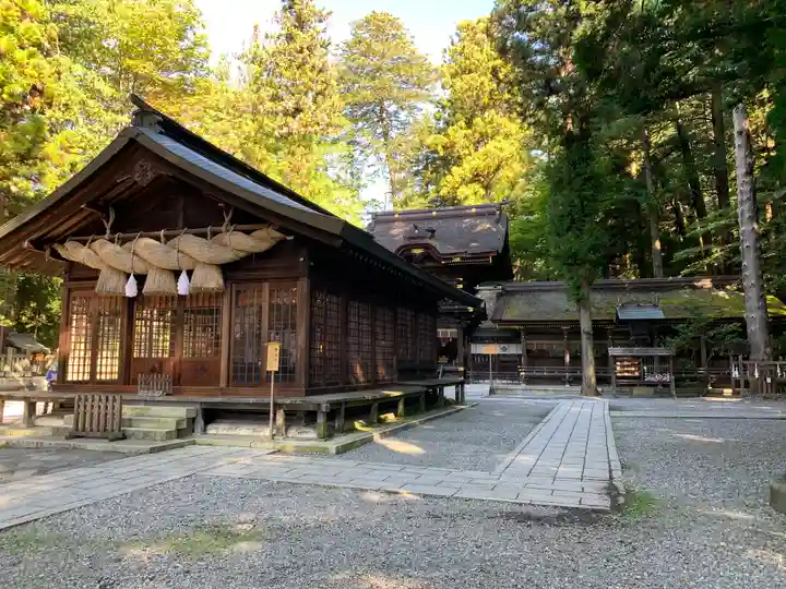 諏訪大社下社春宮の本殿・本堂