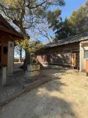 細石神社の{uncategorized: "未分類", other: "その他", undefined: "問題あり", building: "その他建物", grave: "お墓", sacred_gate: "鳥居", guardian: "狛犬", statue: "像", buddha: "仏像", history: "歴史", nature: "自然", garden: "庭園", animal: "動物", pagoda: "塔", temizu: "手水舎", mountain_gate: "山門・神門", sanctuary: "本殿・本堂", subordinate: "末社・摂社", art: "芸術", scenery: "景色", jizo: "地蔵", ema: "絵馬", goshuin: "御朱印", omikuji: "おみくじ", items: "授与品その他", amulet: "お守り", goshuincho: "御朱印帳", eats: "食事", festival: "お祭り", votive_dance: "神楽", shichigosan: "七五三参", wedding: "結婚式", experience: "体験その他", initially: "初詣", around: "周辺", anti_infection: "感染症対策"}