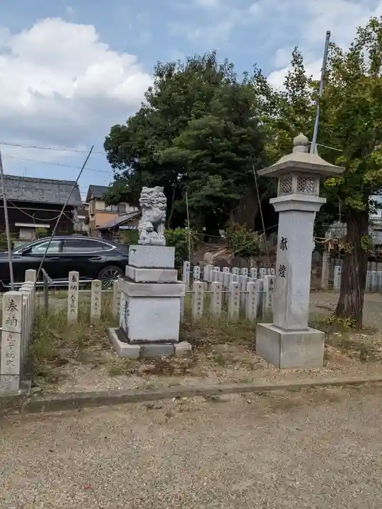 白山神社(二子町)の狛犬