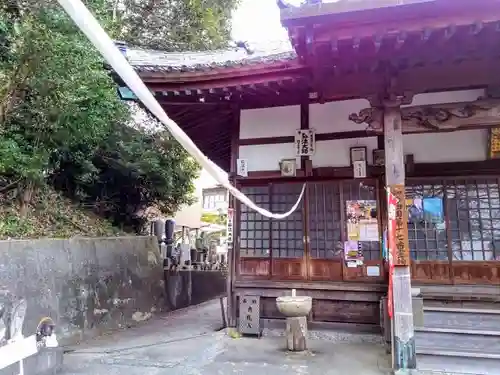 観音寺の本殿