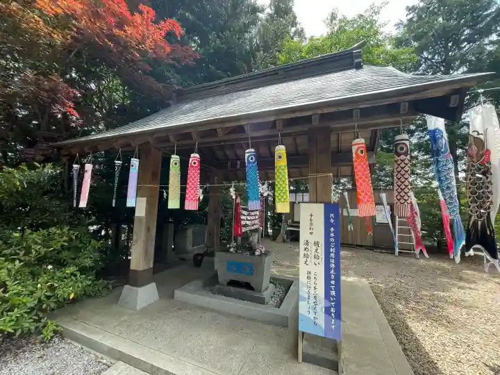 滑川神社 - 仕事と子どもの守り神の{uncategorized: "未分類", other: "その他", undefined: "問題あり", building: "その他建物", grave: "お墓", sacred_gate: "鳥居", guardian: "狛犬", statue: "像", buddha: "仏像", history: "歴史", nature: "自然", garden: "庭園", animal: "動物", pagoda: "塔", temizu: "手水舎", mountain_gate: "山門・神門", sanctuary: "本殿・本堂", subordinate: "末社・摂社", art: "芸術", scenery: "景色", jizo: "地蔵", ema: "絵馬", goshuin: "御朱印", omikuji: "おみくじ", items: "授与品その他", amulet: "お守り", goshuincho: "御朱印帳", eats: "食事", festival: "お祭り", votive_dance: "神楽", shichigosan: "七五三参", wedding: "結婚式", experience: "体験その他", initially: "初詣", around: "周辺", anti_infection: "感染症対策"}