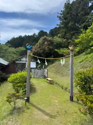 谷崎天神社の{uncategorized: "未分類", other: "その他", undefined: "問題あり", building: "その他建物", grave: "お墓", sacred_gate: "鳥居", guardian: "狛犬", statue: "像", buddha: "仏像", history: "歴史", nature: "自然", garden: "庭園", animal: "動物", pagoda: "塔", temizu: "手水舎", mountain_gate: "山門・神門", sanctuary: "本殿・本堂", subordinate: "末社・摂社", art: "芸術", scenery: "景色", jizo: "地蔵", ema: "絵馬", goshuin: "御朱印", omikuji: "おみくじ", items: "授与品その他", amulet: "お守り", goshuincho: "御朱印帳", eats: "食事", festival: "お祭り", votive_dance: "神楽", shichigosan: "七五三参", wedding: "結婚式", experience: "体験その他", initially: "初詣", around: "周辺", anti_infection: "感染症対策"}