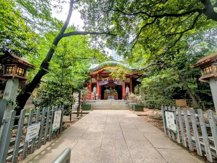 芝東照宮の{uncategorized: "未分類", other: "その他", undefined: "問題あり", building: "その他建物", grave: "お墓", sacred_gate: "鳥居", guardian: "狛犬", statue: "像", buddha: "仏像", history: "歴史", nature: "自然", garden: "庭園", animal: "動物", pagoda: "塔", temizu: "手水舎", mountain_gate: "山門・神門", sanctuary: "本殿・本堂", subordinate: "末社・摂社", art: "芸術", scenery: "景色", jizo: "地蔵", ema: "絵馬", goshuin: "御朱印", omikuji: "おみくじ", items: "授与品その他", amulet: "お守り", goshuincho: "御朱印帳", eats: "食事", festival: "お祭り", votive_dance: "神楽", shichigosan: "七五三参", wedding: "結婚式", experience: "体験その他", initially: "初詣", around: "周辺", anti_infection: "感染症対策"}