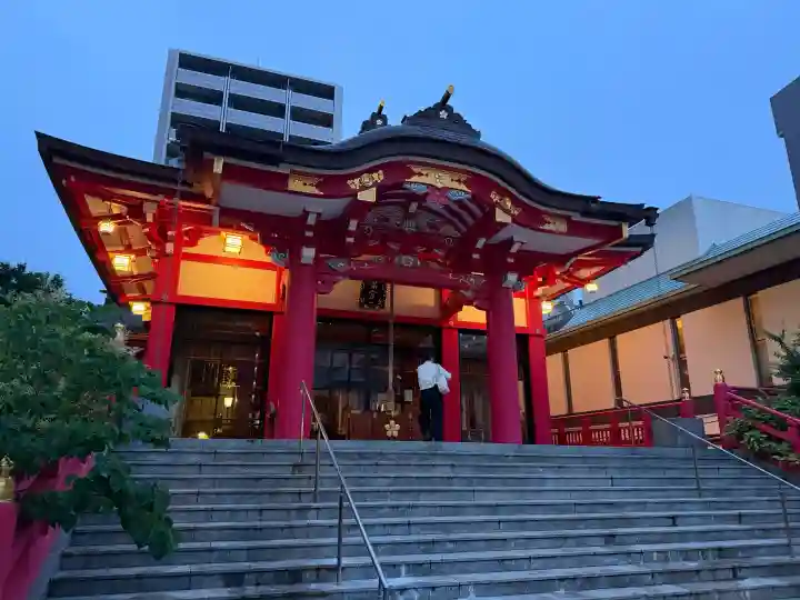 成子天神社の{uncategorized: "未分類", other: "その他", undefined: "問題あり", building: "その他建物", grave: "お墓", sacred_gate: "鳥居", guardian: "狛犬", statue: "像", buddha: "仏像", history: "歴史", nature: "自然", garden: "庭園", animal: "動物", pagoda: "塔", temizu: "手水舎", mountain_gate: "山門・神門", sanctuary: "本殿・本堂", subordinate: "末社・摂社", art: "芸術", scenery: "景色", jizo: "地蔵", ema: "絵馬", goshuin: "御朱印", omikuji: "おみくじ", items: "授与品その他", amulet: "お守り", goshuincho: "御朱印帳", eats: "食事", festival: "お祭り", votive_dance: "神楽", shichigosan: "七五三参", wedding: "結婚式", experience: "体験その他", initially: "初詣", around: "周辺", anti_infection: "感染症対策"}