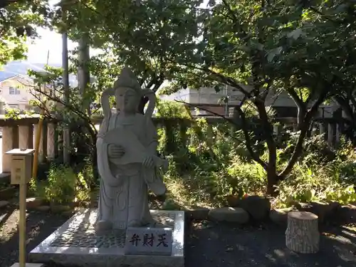 五所神社の像