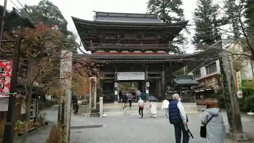 華厳寺の山門