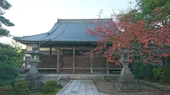 真宗寺の本殿・本堂
