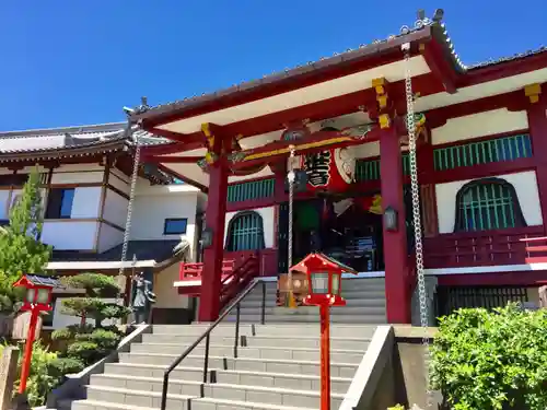 放生寺の本殿・本堂