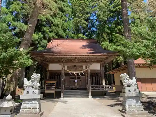 岩手山神社の本殿・本堂