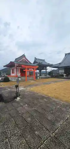 龍光院の{uncategorized: "未分類", other: "その他", undefined: "問題あり", building: "その他建物", grave: "お墓", sacred_gate: "鳥居", guardian: "狛犬", statue: "像", buddha: "仏像", history: "歴史", nature: "自然", garden: "庭園", animal: "動物", pagoda: "塔", temizu: "手水舎", mountain_gate: "山門・神門", sanctuary: "本殿・本堂", subordinate: "末社・摂社", art: "芸術", scenery: "景色", jizo: "地蔵", ema: "絵馬", goshuin: "御朱印", omikuji: "おみくじ", items: "授与品その他", amulet: "お守り", goshuincho: "御朱印帳", eats: "食事", festival: "お祭り", votive_dance: "神楽", shichigosan: "七五三参", wedding: "結婚式", experience: "体験その他", initially: "初詣", around: "周辺", anti_infection: "感染症対策"}