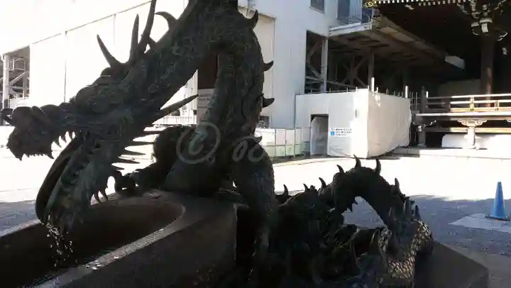 東本願寺(真宗本廟)の手水舎