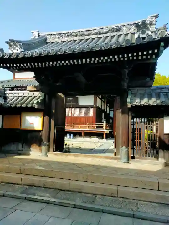 甘露寺の{uncategorized: "未分類", other: "その他", undefined: "問題あり", building: "その他建物", grave: "お墓", sacred_gate: "鳥居", guardian: "狛犬", statue: "像", buddha: "仏像", history: "歴史", nature: "自然", garden: "庭園", animal: "動物", pagoda: "塔", temizu: "手水舎", mountain_gate: "山門・神門", sanctuary: "本殿・本堂", subordinate: "末社・摂社", art: "芸術", scenery: "景色", jizo: "地蔵", ema: "絵馬", goshuin: "御朱印", omikuji: "おみくじ", items: "授与品その他", amulet: "お守り", goshuincho: "御朱印帳", eats: "食事", festival: "お祭り", votive_dance: "神楽", shichigosan: "七五三参", wedding: "結婚式", experience: "体験その他", initially: "初詣", around: "周辺", anti_infection: "感染症対策"}