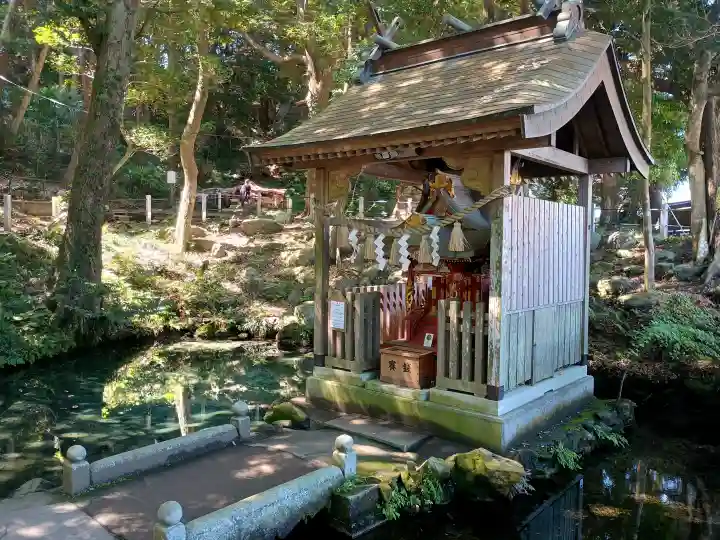 泉神社の{uncategorized: "未分類", other: "その他", undefined: "問題あり", building: "その他建物", grave: "お墓", sacred_gate: "鳥居", guardian: "狛犬", statue: "像", buddha: "仏像", history: "歴史", nature: "自然", garden: "庭園", animal: "動物", pagoda: "塔", temizu: "手水舎", mountain_gate: "山門・神門", sanctuary: "本殿・本堂", subordinate: "末社・摂社", art: "芸術", scenery: "景色", jizo: "地蔵", ema: "絵馬", goshuin: "御朱印", omikuji: "おみくじ", items: "授与品その他", amulet: "お守り", goshuincho: "御朱印帳", eats: "食事", festival: "お祭り", votive_dance: "神楽", shichigosan: "七五三参", wedding: "結婚式", experience: "体験その他", initially: "初詣", around: "周辺", anti_infection: "感染症対策"}