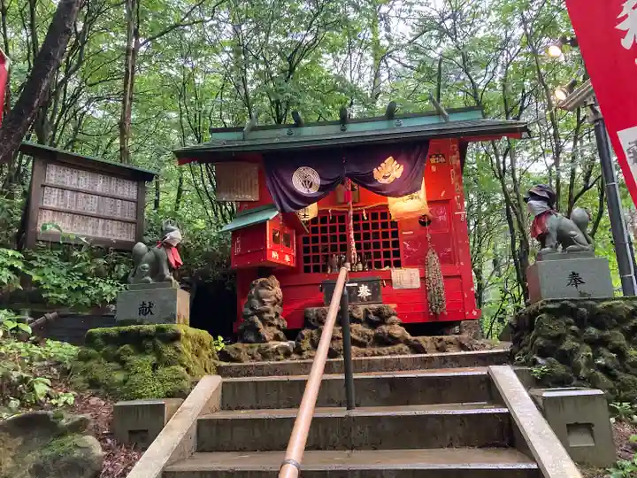 草津穴守稲荷神社の本殿・本堂