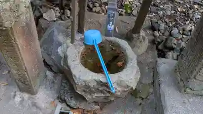 白長社の手水舎