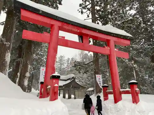 出羽神社(出羽三山神社)～三神合祭殿～の鳥居