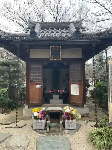 西向聖観世音菩薩の{uncategorized: "未分類", other: "その他", undefined: "問題あり", building: "その他建物", grave: "お墓", sacred_gate: "鳥居", guardian: "狛犬", statue: "像", buddha: "仏像", history: "歴史", nature: "自然", garden: "庭園", animal: "動物", pagoda: "塔", temizu: "手水舎", mountain_gate: "山門・神門", sanctuary: "本殿・本堂", subordinate: "末社・摂社", art: "芸術", scenery: "景色", jizo: "地蔵", ema: "絵馬", goshuin: "御朱印", omikuji: "おみくじ", items: "授与品その他", amulet: "お守り", goshuincho: "御朱印帳", eats: "食事", festival: "お祭り", votive_dance: "神楽", shichigosan: "七五三参", wedding: "結婚式", experience: "体験その他", initially: "初詣", around: "周辺", anti_infection: "感染症対策"}