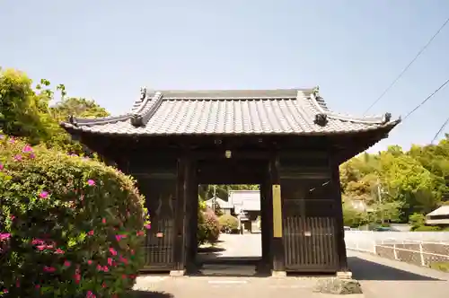 延命寺の山門