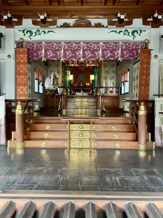 河原町稲荷神社の{uncategorized: "未分類", other: "その他", undefined: "問題あり", building: "その他建物", grave: "お墓", sacred_gate: "鳥居", guardian: "狛犬", statue: "像", buddha: "仏像", history: "歴史", nature: "自然", garden: "庭園", animal: "動物", pagoda: "塔", temizu: "手水舎", mountain_gate: "山門・神門", sanctuary: "本殿・本堂", subordinate: "末社・摂社", art: "芸術", scenery: "景色", jizo: "地蔵", ema: "絵馬", goshuin: "御朱印", omikuji: "おみくじ", items: "授与品その他", amulet: "お守り", goshuincho: "御朱印帳", eats: "食事", festival: "お祭り", votive_dance: "神楽", shichigosan: "七五三参", wedding: "結婚式", experience: "体験その他", initially: "初詣", around: "周辺", anti_infection: "感染症対策"}