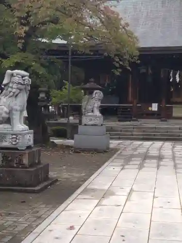 鳥海月山両所宮の狛犬