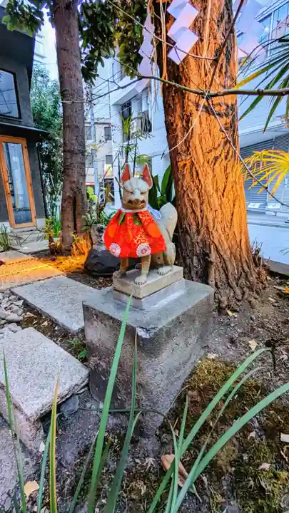 五十稲荷神社(栄寿稲荷神社)の狛犬