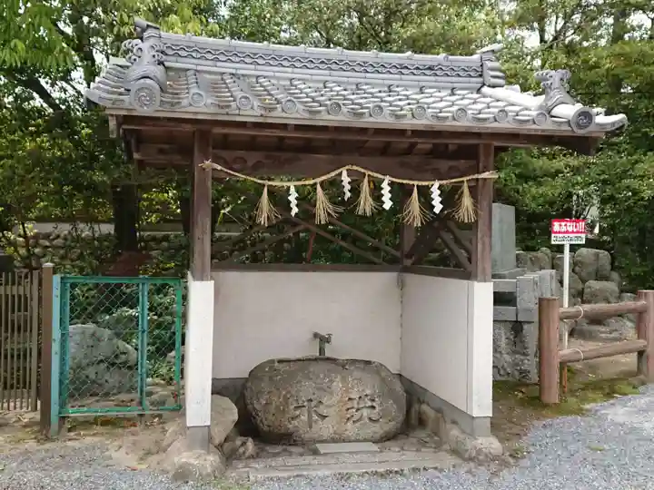 日野神社の手水舎
