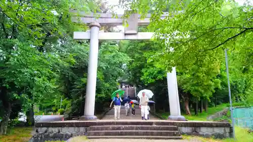 八柱神社の鳥居