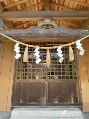 大間々神明宮の{uncategorized: "未分類", other: "その他", undefined: "問題あり", building: "その他建物", grave: "お墓", sacred_gate: "鳥居", guardian: "狛犬", statue: "像", buddha: "仏像", history: "歴史", nature: "自然", garden: "庭園", animal: "動物", pagoda: "塔", temizu: "手水舎", mountain_gate: "山門・神門", sanctuary: "本殿・本堂", subordinate: "末社・摂社", art: "芸術", scenery: "景色", jizo: "地蔵", ema: "絵馬", goshuin: "御朱印", omikuji: "おみくじ", items: "授与品その他", amulet: "お守り", goshuincho: "御朱印帳", eats: "食事", festival: "お祭り", votive_dance: "神楽", shichigosan: "七五三参", wedding: "結婚式", experience: "体験その他", initially: "初詣", around: "周辺", anti_infection: "感染症対策"}