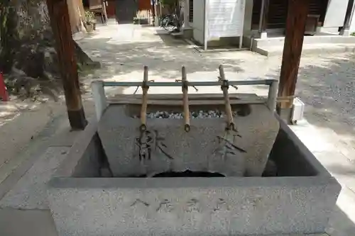 止止呂支比売命神社の手水舎