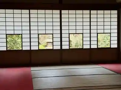 雲龍院の{uncategorized: "未分類", other: "その他", undefined: "問題あり", building: "その他建物", grave: "お墓", sacred_gate: "鳥居", guardian: "狛犬", statue: "像", buddha: "仏像", history: "歴史", nature: "自然", garden: "庭園", animal: "動物", pagoda: "塔", temizu: "手水舎", mountain_gate: "山門・神門", sanctuary: "本殿・本堂", subordinate: "末社・摂社", art: "芸術", scenery: "景色", jizo: "地蔵", ema: "絵馬", goshuin: "御朱印", omikuji: "おみくじ", items: "授与品その他", amulet: "お守り", goshuincho: "御朱印帳", eats: "食事", festival: "お祭り", votive_dance: "神楽", shichigosan: "七五三参", wedding: "結婚式", experience: "体験その他", initially: "初詣", around: "周辺", anti_infection: "感染症対策"}